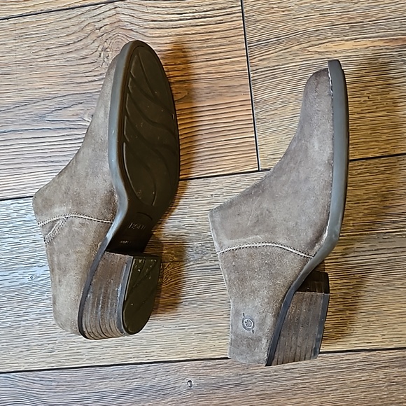 Born taupe booties size 8.5 - Picture 2 of 8